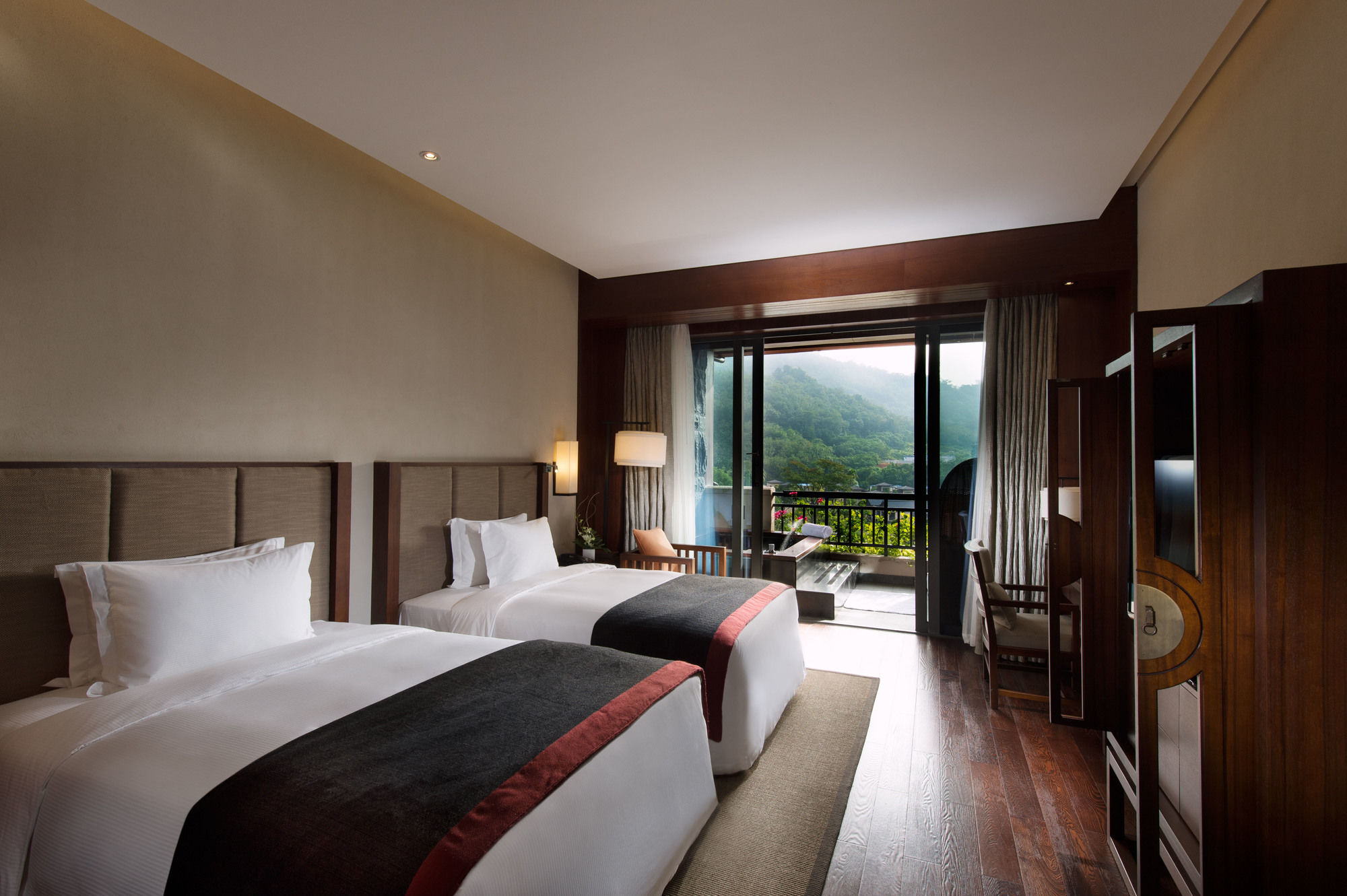 Doubletree Resort By Hilton Hotel Hainan - Qixianling Hot Spring Baoting Exteriör bild