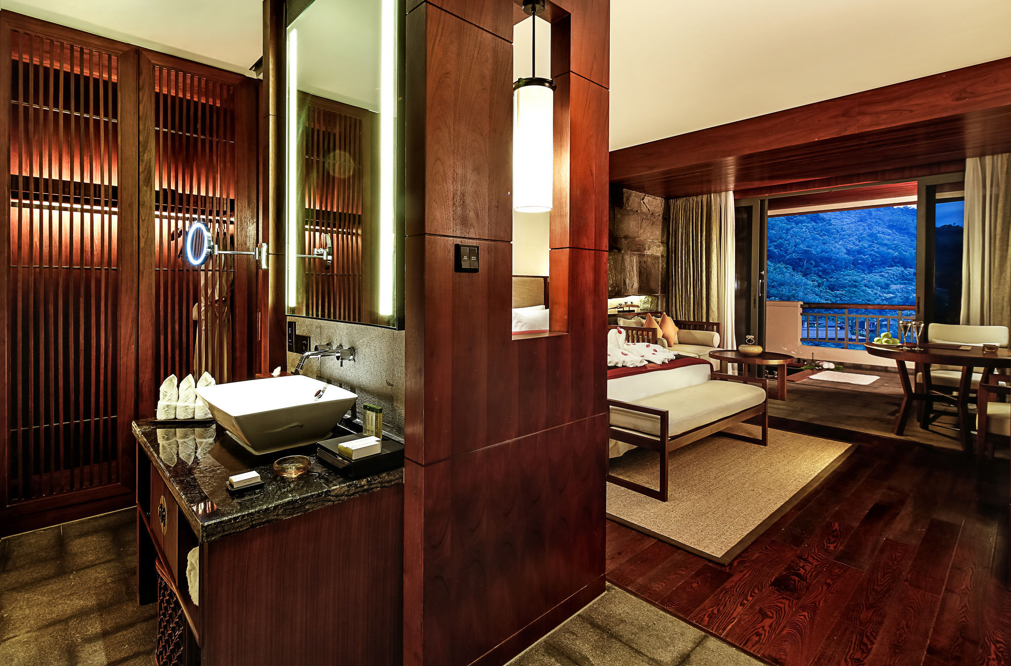 Doubletree Resort By Hilton Hotel Hainan - Qixianling Hot Spring Baoting Exteriör bild